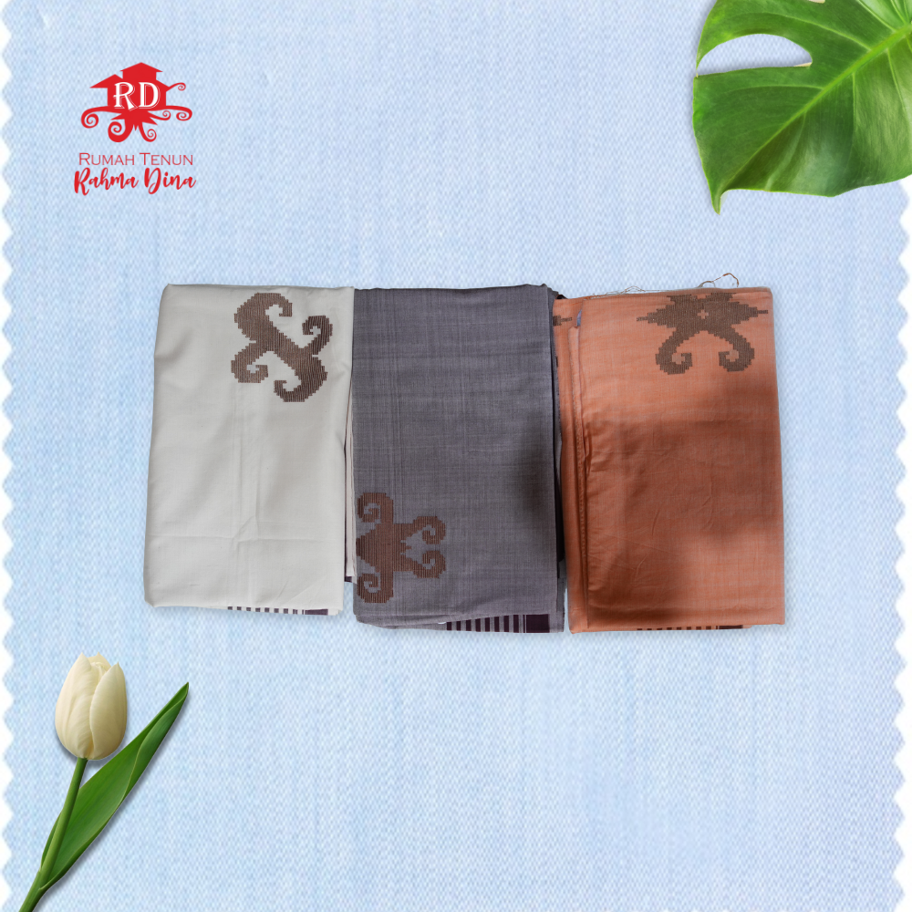 Kain Tenun Motif Etnik Dayak